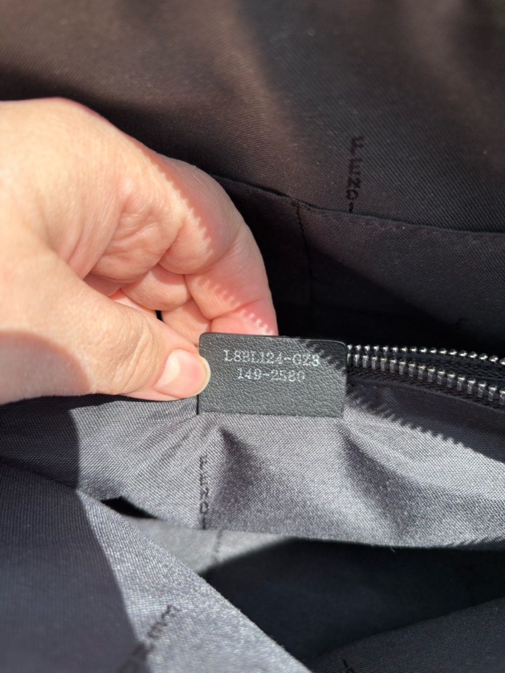 Fendi bag. Black leather By the way. USED - Picture 5 of 10